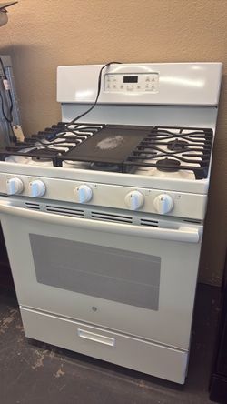 Nice GE gas stove