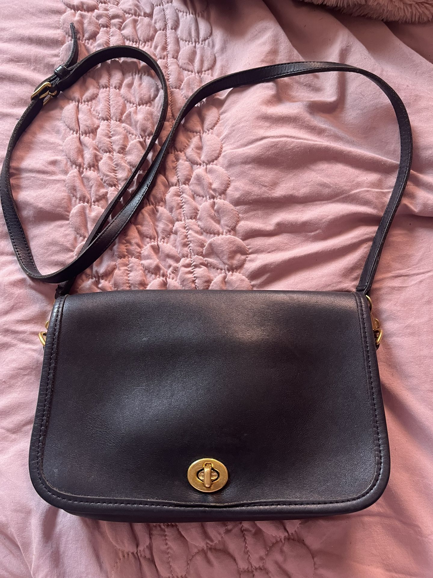 Vintage Coach’s Crossbody Bag 9755