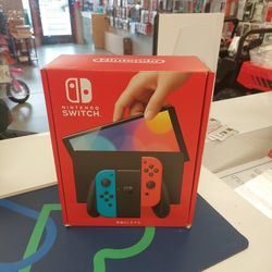 Nintendo Switch OLED With Free Case Cash Deal $  359 