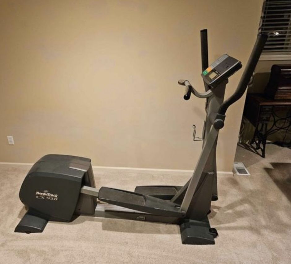 Elliptical - Nordic track - Works Perfectly