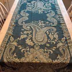 Green w Sparkling Gold Table Runner 