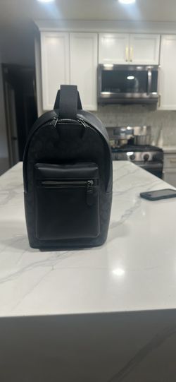 trying to trade for one like in the fourth photo or if not, I’ll take cash Coach side bag I’m trying to trade for one like in the fifth photo or if no