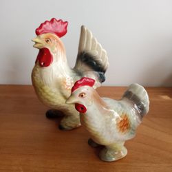 Hen And Rooster Salt And Pepper Shakers