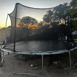Trampoline 