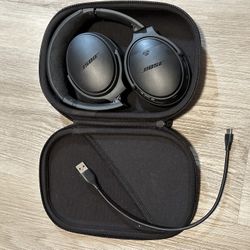 Bose QC35 II Wireless Headphones 