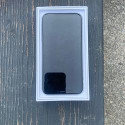 Apple iPhone XR - White 64GB 