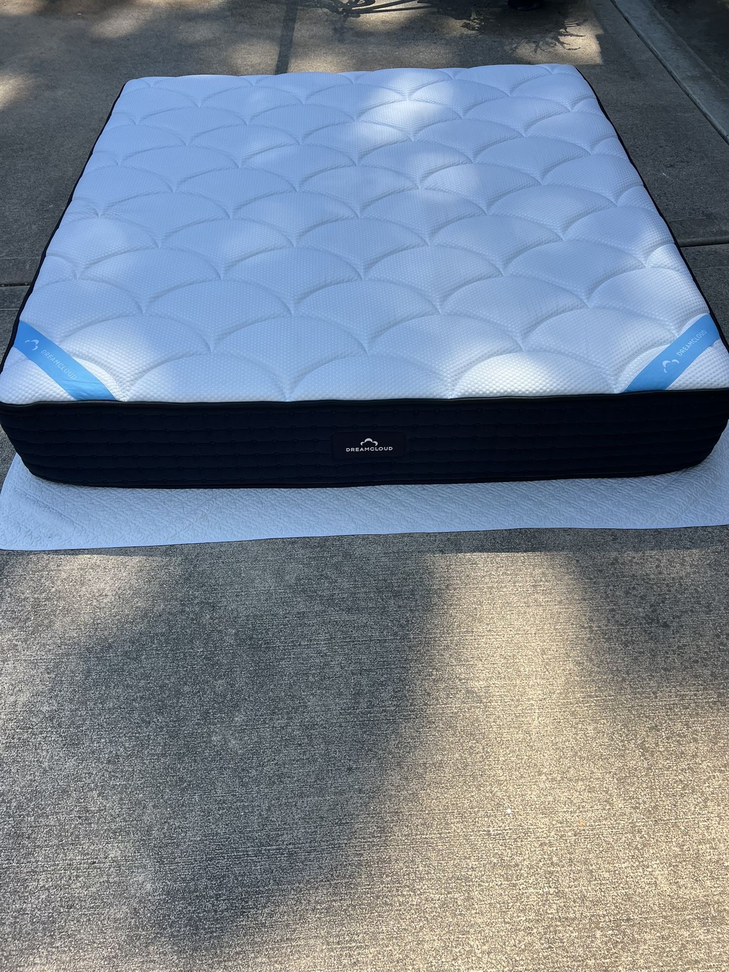 🔥DreamCloud Premier King Mattress, FREE Delivery available!🔥