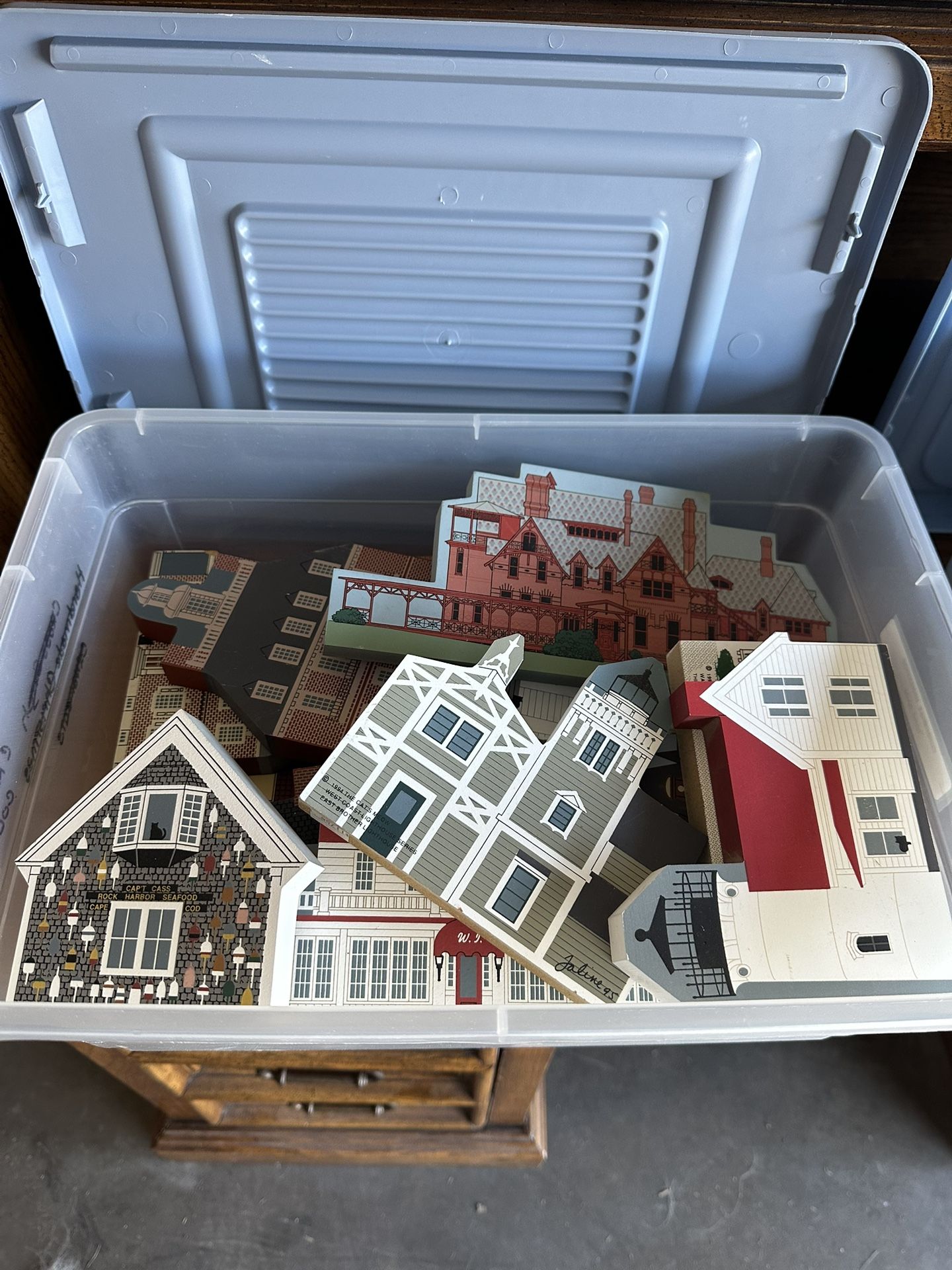 Cats Meow Collectibles