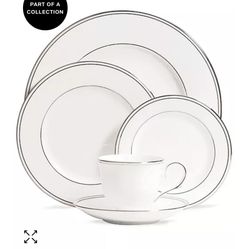 Brand new   Lenox Dish Set 