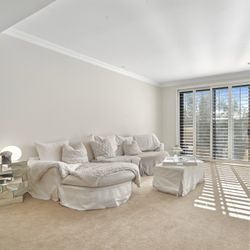 White Couch — Must Go