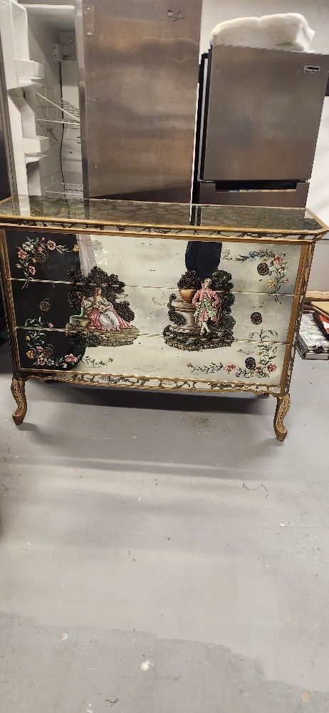 Dresser