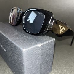 BEST DEAL for Pradas!