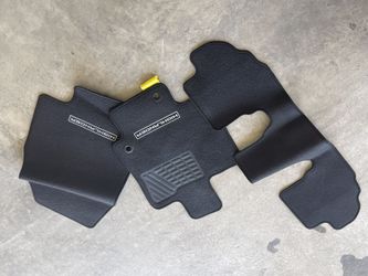 21 Highlander Floor Mats