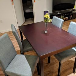 Dining Table + 4 Chairs