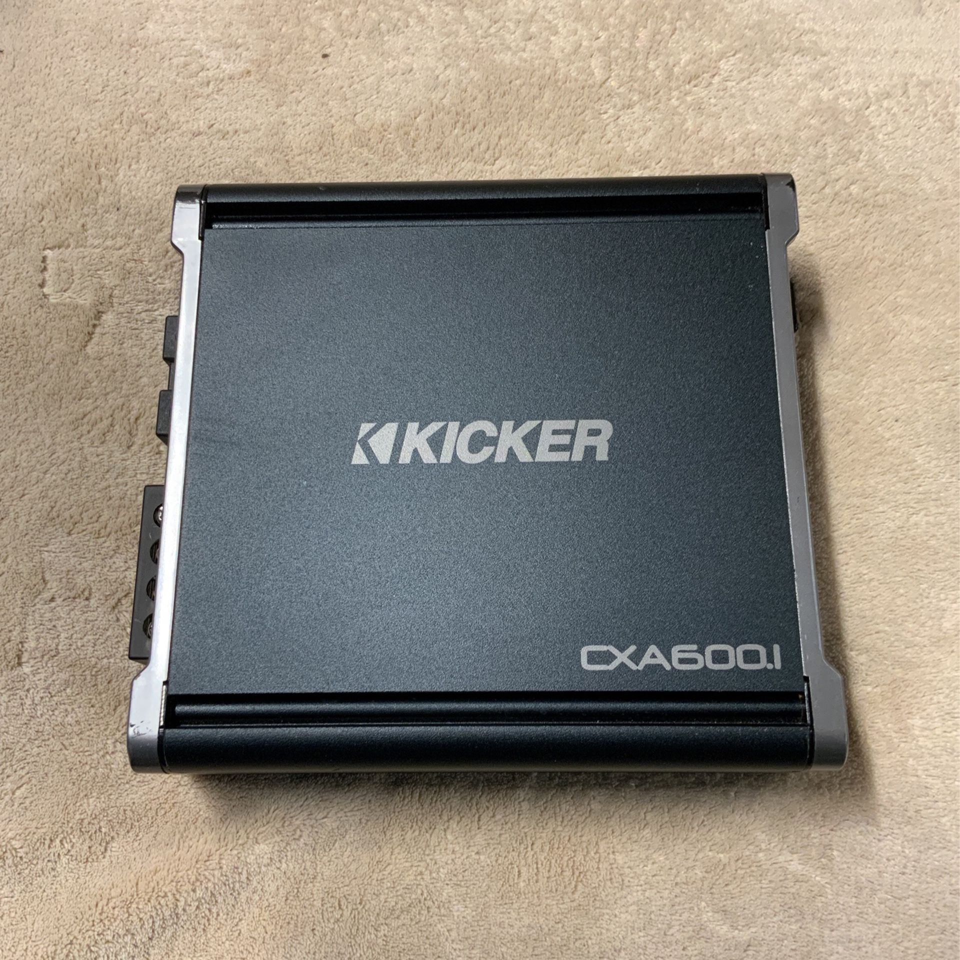 Kicker CXA 600.1 Watt 2 channel amp