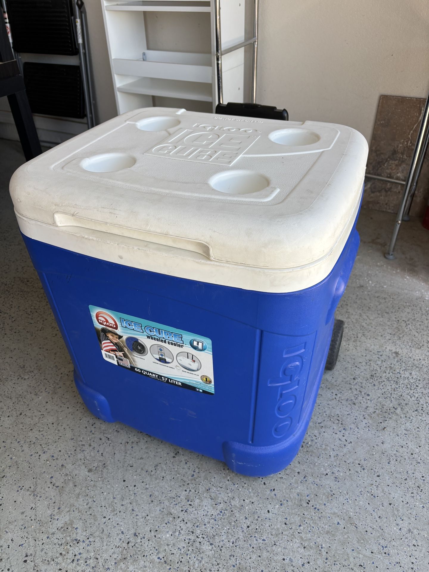 60 Quart Igloo Rolling Cooler
