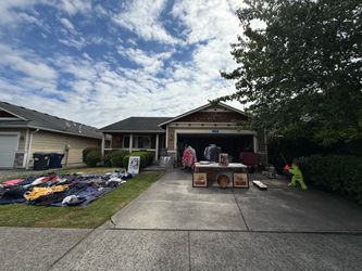Garage Sale – Clothes, Home Décor, Kitchen Items & More