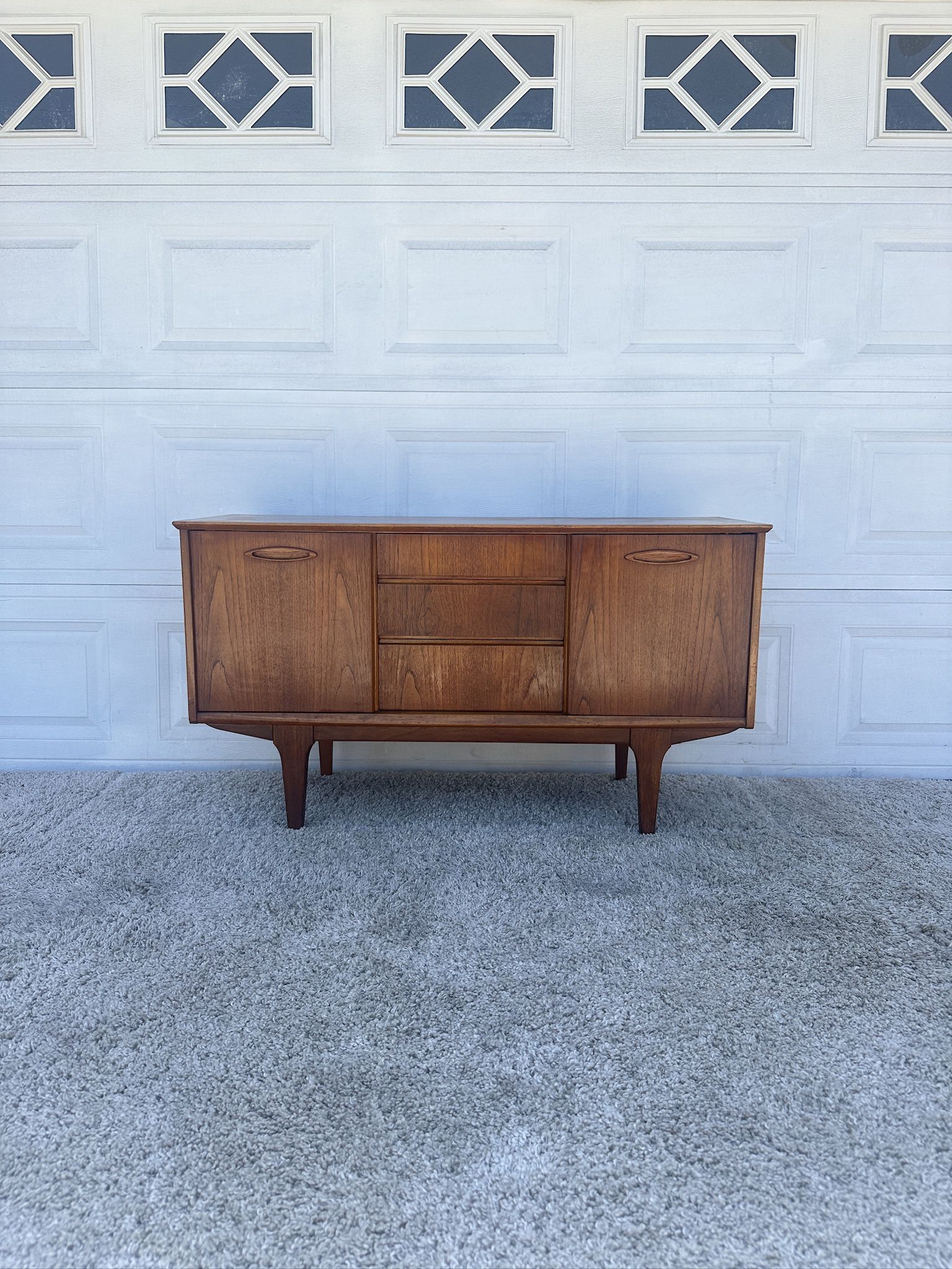 Vintage 1960s Mid Century Oak 3-Drawer Credenza 50.25”‼️DELIVERY INCLUDED‼️