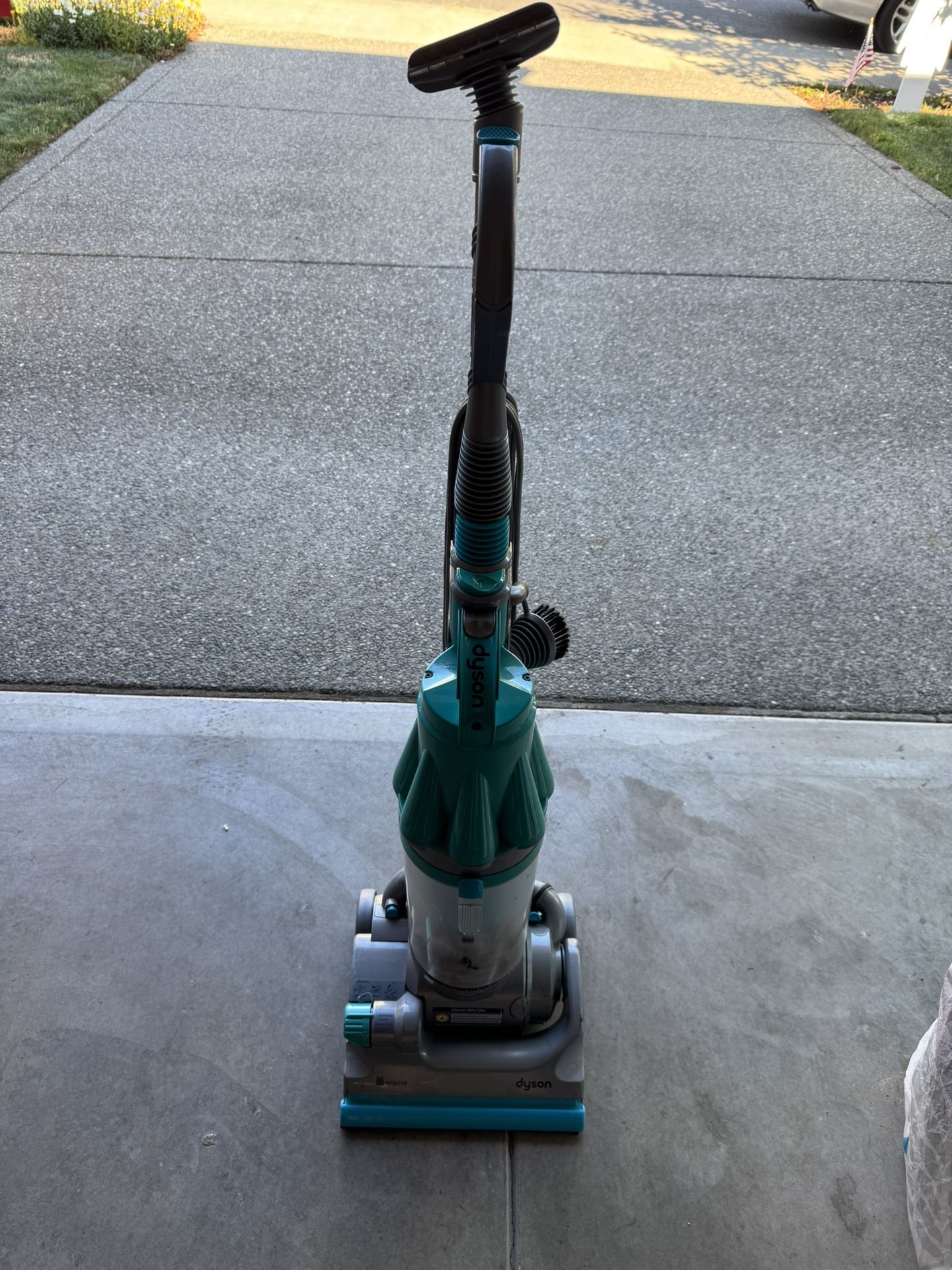 Dyson Vacuum 