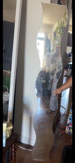 2 decor mirrors