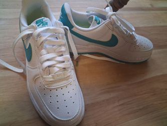 NEW Nike Air force 1s size 6 us