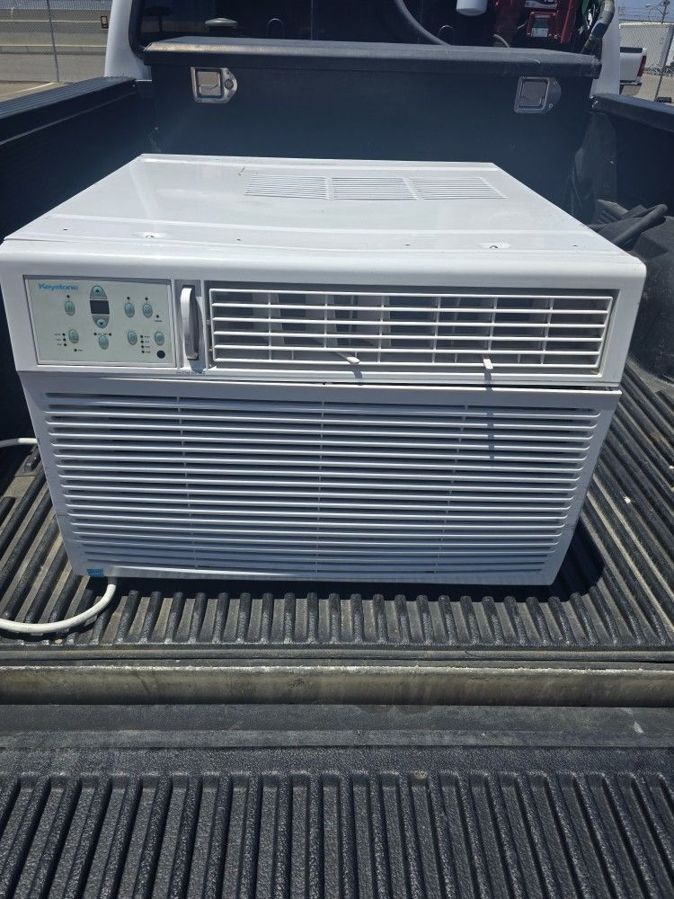 25,000 BTU Air conditioner