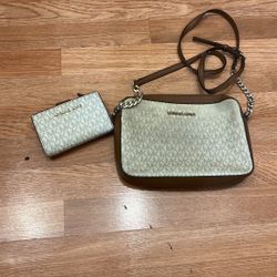 MICHEAL KORS SET USED