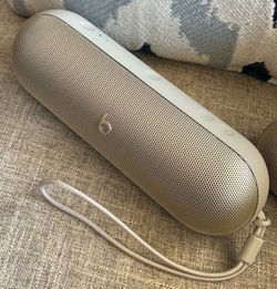 aple beat pill bluetooth speaker