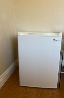 Mini fridge