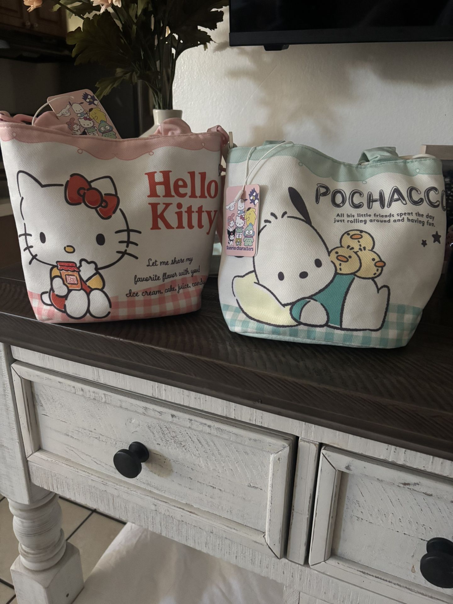 Mid Size Hello Kitty Shoulder Bag