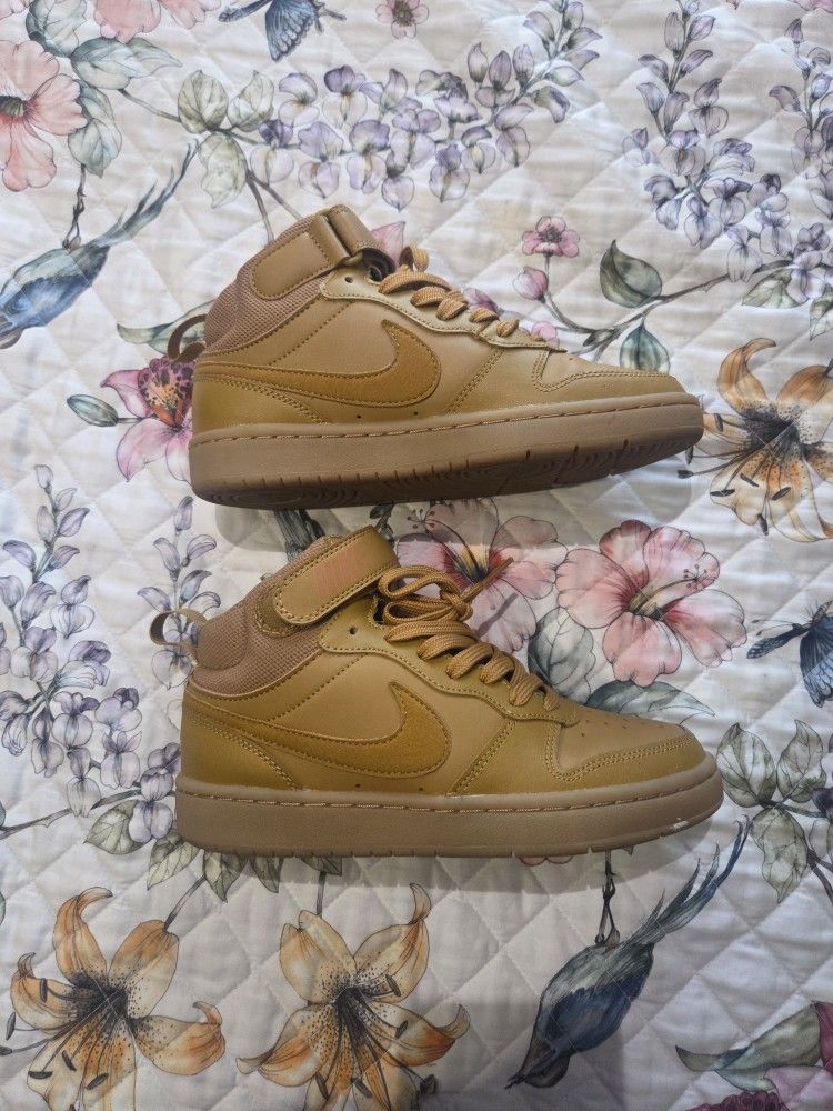 Nike 4y