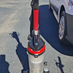 Bissel Vacume  Powerful Easy Empty