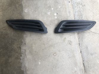 2014 Ford Fiesta SE Hatchback Fog light cover