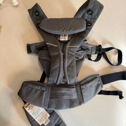 ERGOBABY Omni Breeze Baby Carrier- Graphite Grey- All Positions/breathable Mesh - NWOB