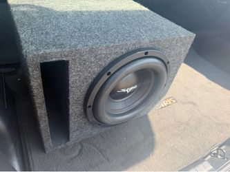 Skar Sub 10 in Box w amp