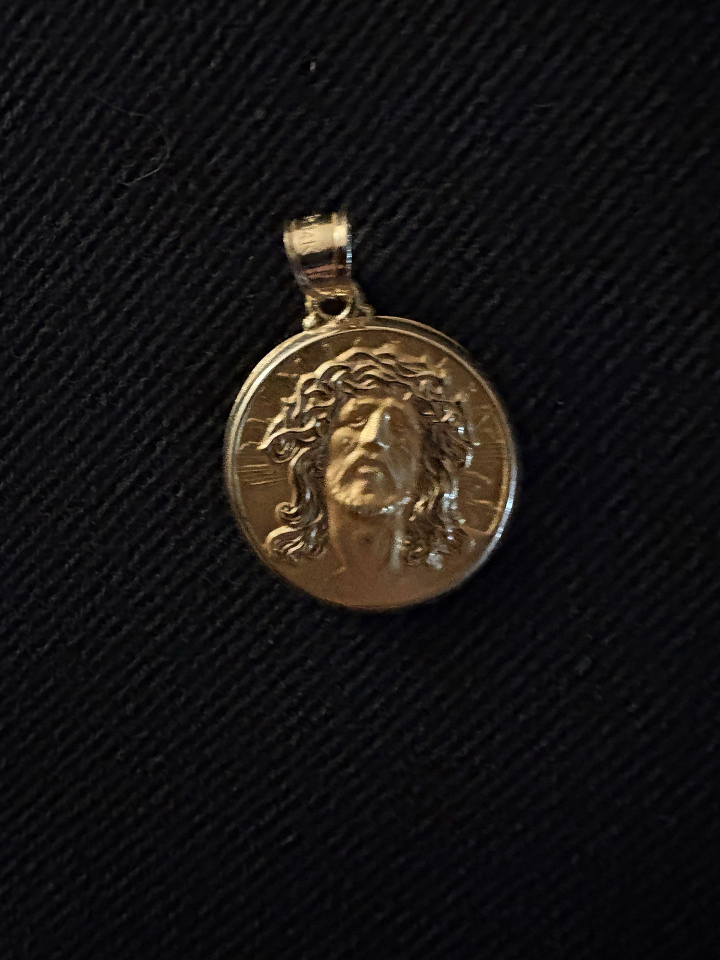14kt gold and silver jesus pendant 