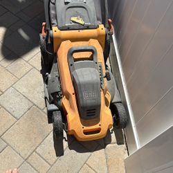 Black & Decker 13amp Electric Mower 