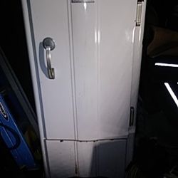 Vintage Ge Refrigerator 