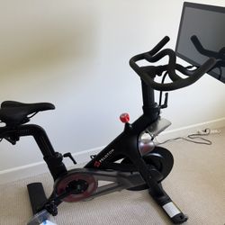 Peloton Bike- Like New Condition