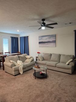 2 Couches with cushions
