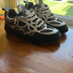 The used Louis Vuitton Shoes Size 10 