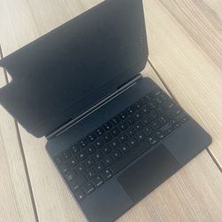 Apple Ipad Magic Keyboard W Built In Trackpad 