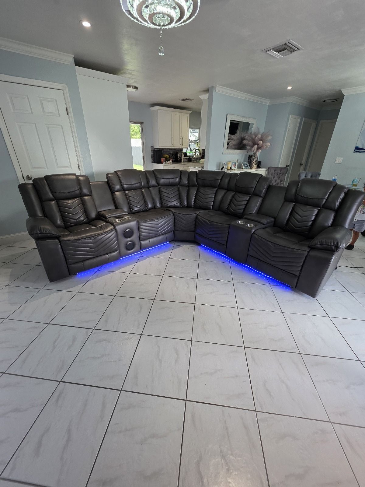 ✨GRAY POWER RECLINING SECTIONAL WITH SPEAKERS, LED LIGHTS , USB PORTS, CUPHOLDERS AND ARM STORAGE