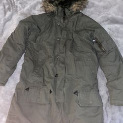 Parka Jacket Extreme Weather Fur Coat Size Medium 100$