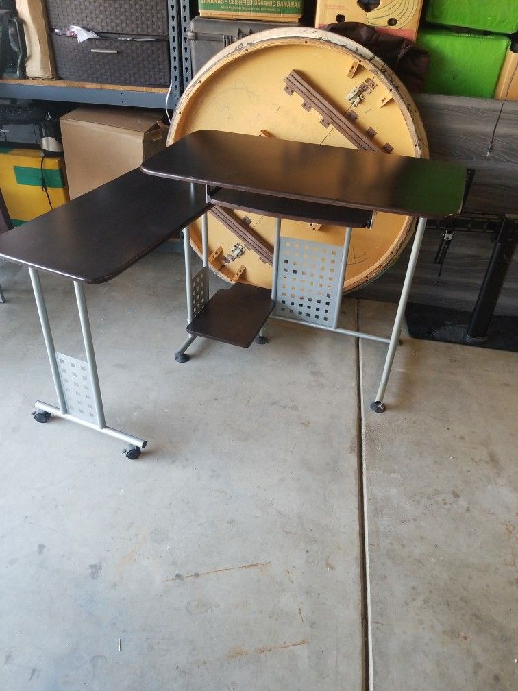 Corner computer Desk