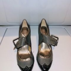 SZ 6 Women’s Heels Grey/Blk