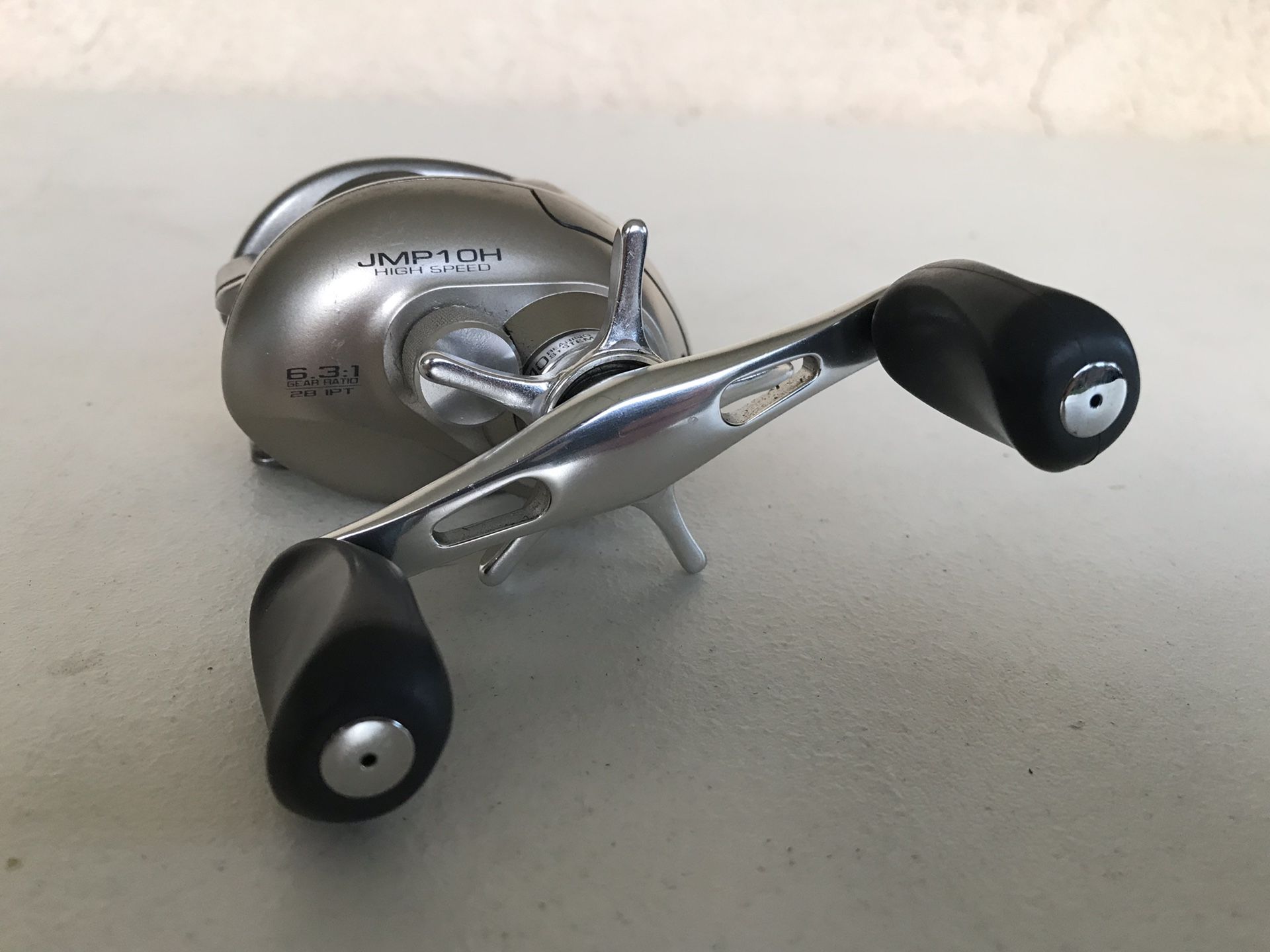 Bass Pro Shop JOHNNY MORRIS Baitcaster reel fishing