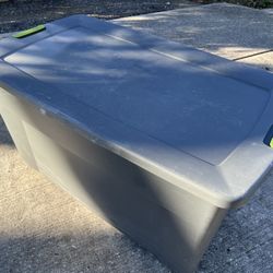Oversized Sterilite Storage Bin w/Wheels-45 Gallon/170 Liters