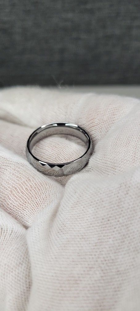 Mens Tungsten Diamond Cut Pattern/Style Available In Size 7 8 9 & 12