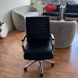 Desk chair 